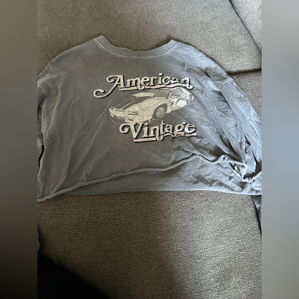 Grey long sleeve crop top